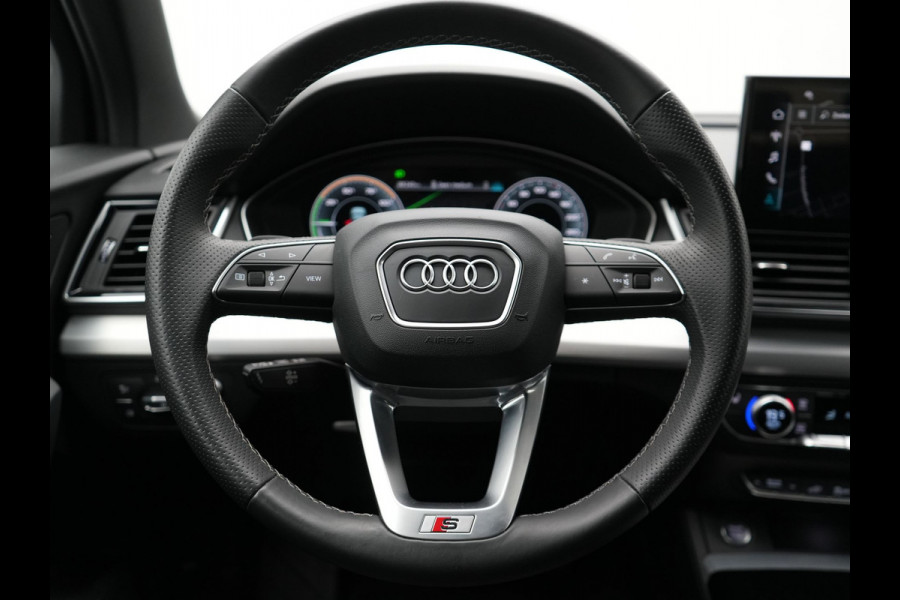 Audi Q5 50 TFSI e Pro Line Quattro Plug In Hybrid 299pk Dealer O.H. PHEV | Alcantara Sportstoelen Memory | Matrix LED Koplampen | Head Up | 360 Camera | Navigatie | Virtual | DAB | L.M. 20" |