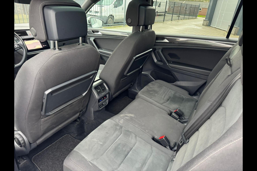 Volkswagen Tiguan Allspace 1.5 TSI Highline Business R 7p. - Automaat - Panorama - Winterpakket - Navi - Org.NL