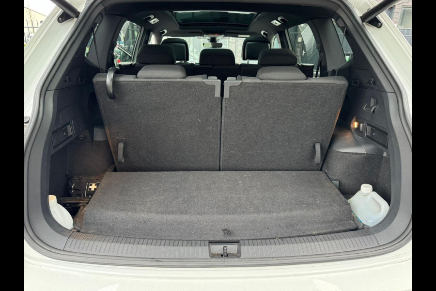 Volkswagen Tiguan Allspace 1.5 TSI Highline Business R 7p. - Automaat - Panorama - Winterpakket - Navi - Org.NL