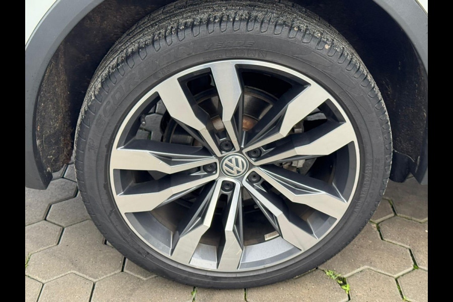 Volkswagen Tiguan Allspace 1.5 TSI Highline Business R 7p. - Automaat - Panorama - Winterpakket - Navi - Org.NL