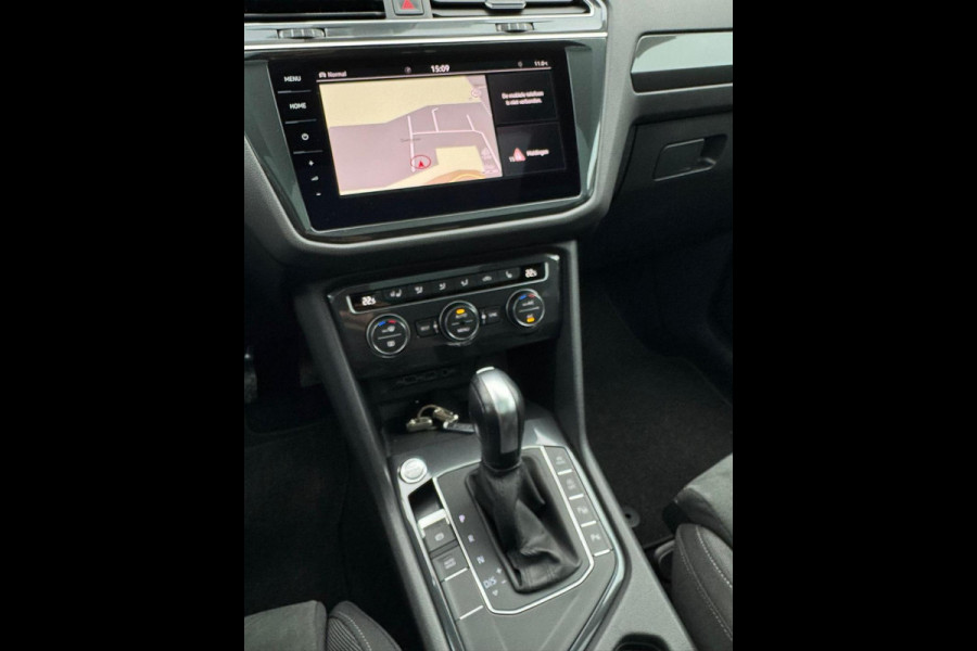 Volkswagen Tiguan Allspace 1.5 TSI Highline Business R 7p. - Automaat - Panorama - Winterpakket - Navi - Org.NL