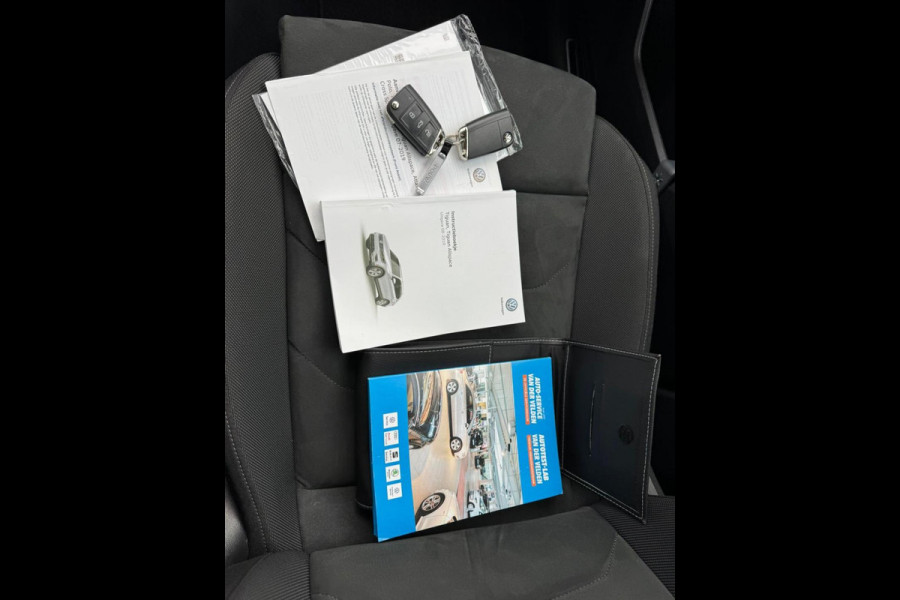 Volkswagen Tiguan Allspace 1.5 TSI Highline Business R 7p. - Automaat - Panorama - Winterpakket - Navi - Org.NL