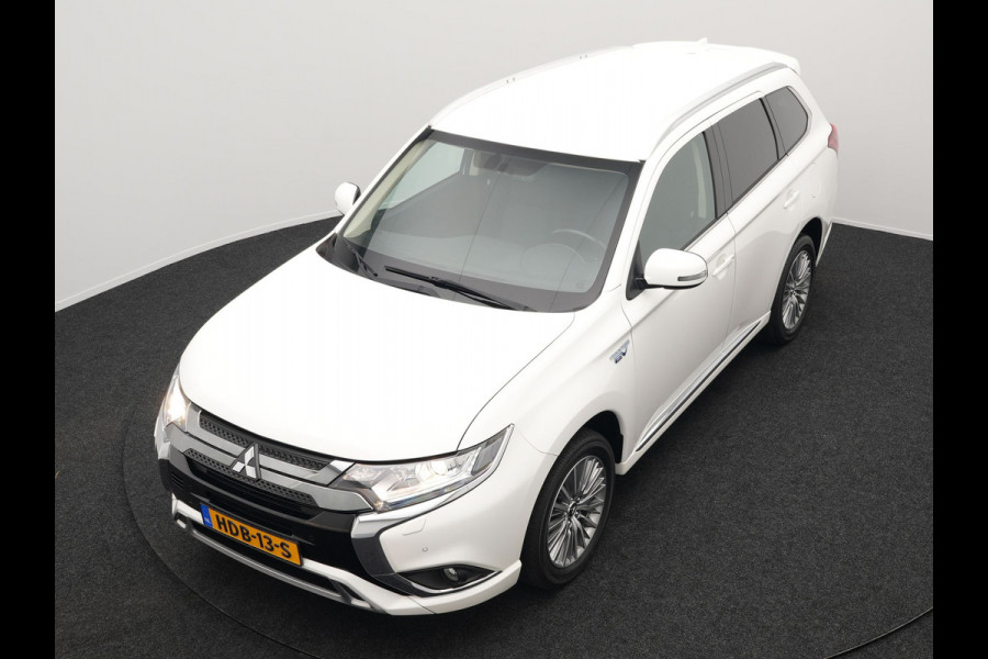 Mitsubishi Outlander 2.4 Intense Plug in Hybrid 225pk PHEV | Apple Carplay | Parkeersensoren | Stoelverwarming | L.M. 18" | Camera | Cruise Control | Climate Control | DAB |