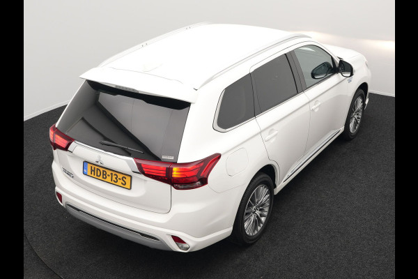 Mitsubishi Outlander 2.4 Intense Plug in Hybrid 225pk PHEV | Apple Carplay | Parkeersensoren | Stoelverwarming | L.M. 18" | Camera | Cruise Control | Climate Control | DAB |