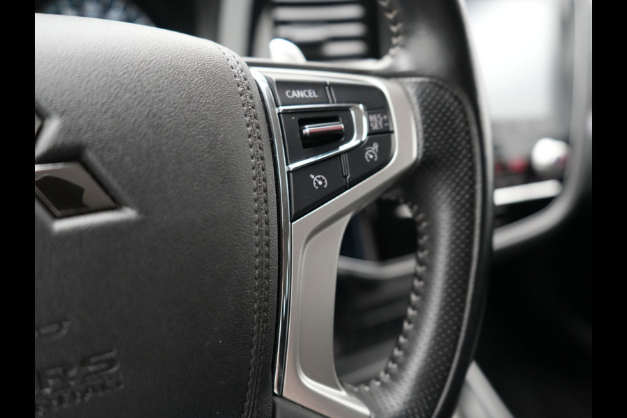 Mitsubishi Outlander 2.4 Intense Plug in Hybrid 225pk PHEV | Apple Carplay | Parkeersensoren | Stoelverwarming | L.M. 18" | Camera | Cruise Control | Climate Control | DAB |