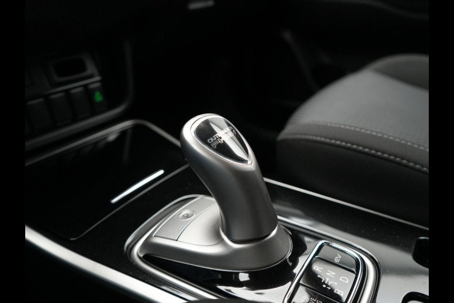 Mitsubishi Outlander 2.4 Intense Plug in Hybrid 225pk PHEV | Apple Carplay | Parkeersensoren | Stoelverwarming | L.M. 18" | Camera | Cruise Control | Climate Control | DAB |