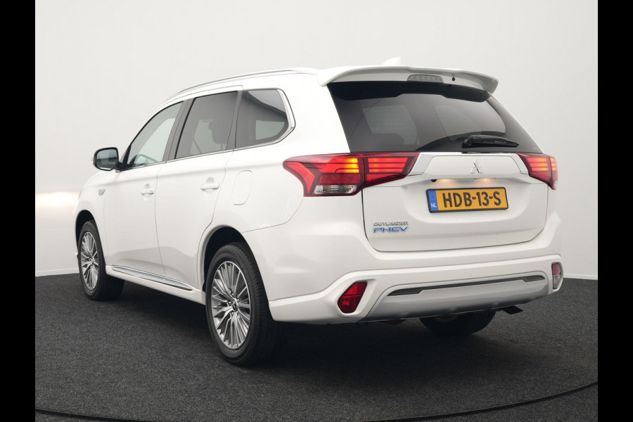 Mitsubishi Outlander 2.4 Intense Plug in Hybrid 225pk PHEV | Apple Carplay | Parkeersensoren | Stoelverwarming | L.M. 18" | Camera | Cruise Control | Climate Control | DAB |