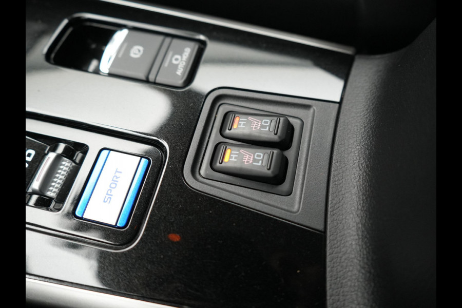 Mitsubishi Outlander 2.4 Intense Plug in Hybrid 225pk PHEV | Apple Carplay | Parkeersensoren | Stoelverwarming | L.M. 18" | Camera | Cruise Control | Climate Control | DAB |