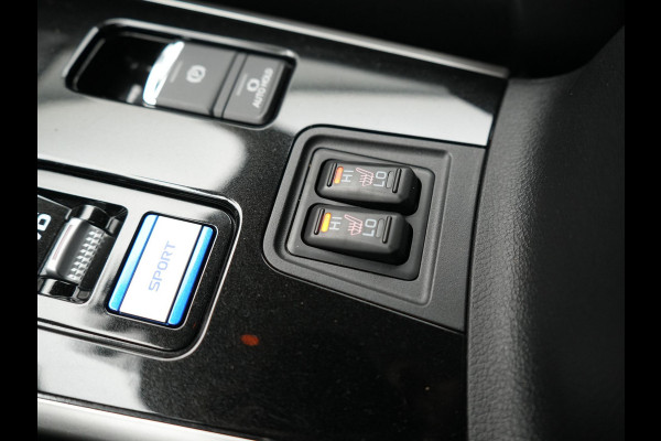 Mitsubishi Outlander 2.4 Intense Plug in Hybrid 225pk PHEV | Apple Carplay | Parkeersensoren | Stoelverwarming | L.M. 18" | Camera | Cruise Control | Climate Control | DAB |