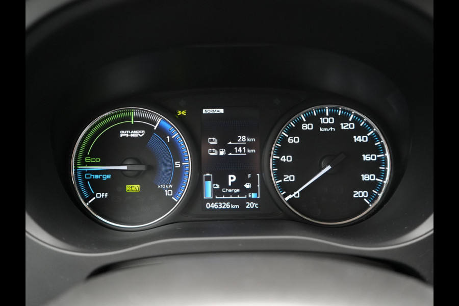 Mitsubishi Outlander 2.4 Intense Plug in Hybrid 225pk PHEV | Apple Carplay | Parkeersensoren | Stoelverwarming | L.M. 18" | Camera | Cruise Control | Climate Control | DAB |