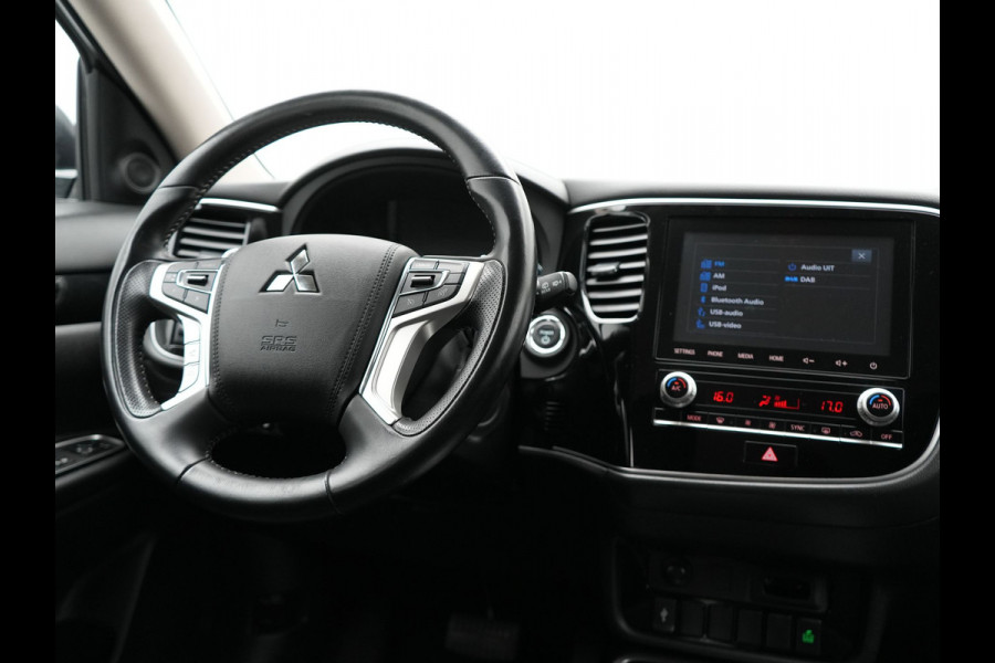 Mitsubishi Outlander 2.4 Intense Plug in Hybrid 225pk PHEV | Apple Carplay | Parkeersensoren | Stoelverwarming | L.M. 18" | Camera | Cruise Control | Climate Control | DAB |