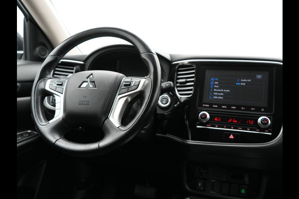 Mitsubishi Outlander 2.4 Intense Plug in Hybrid 225pk PHEV | Apple Carplay | Parkeersensoren | Stoelverwarming | L.M. 18" | Camera | Cruise Control | Climate Control | DAB |