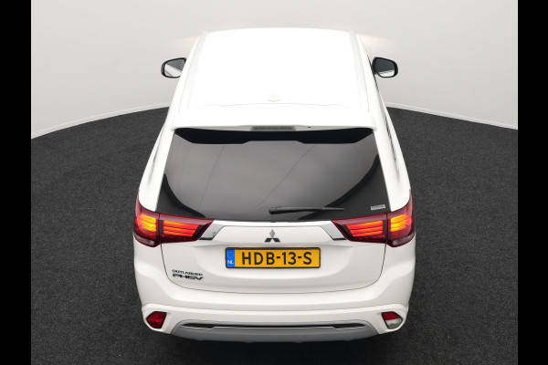 Mitsubishi Outlander 2.4 Intense Plug in Hybrid 225pk PHEV | Apple Carplay | Parkeersensoren | Stoelverwarming | L.M. 18" | Camera | Cruise Control | Climate Control | DAB |