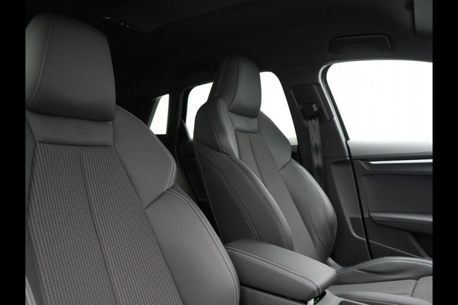 Audi A3 Sportback 45 TFSI e S edition Competition Plug In Hyrbrid 245pk Dealer O.H PHEV | Cruise Control | Lederen sportstoelen | Apple Carplay | Keyless | Virtual | DAB | Draadloos | Sfeerverlichting |
