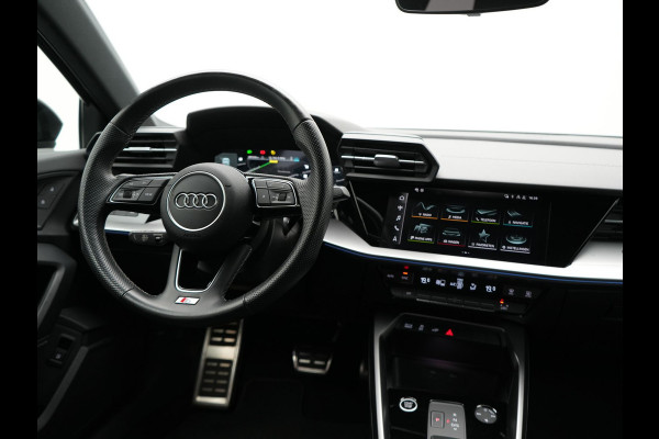 Audi A3 Sportback 45 TFSI e S edition Competition Plug In Hyrbrid 245pk Dealer O.H PHEV | Cruise Control | Lederen sportstoelen | Apple Carplay | Keyless | Virtual | DAB | Draadloos | Sfeerverlichting |