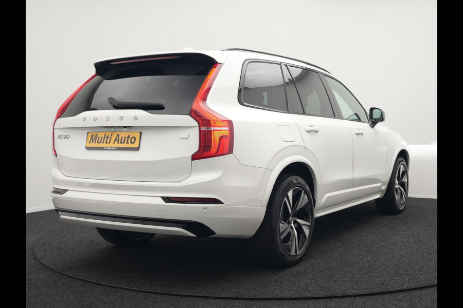 Volvo XC90 T8 Recharge AWD R-Design Plug In Hybrid 456pk 7 Persoons Long Range Dealer O.H. INCL BTW PHEV | Panodak | Alcantara Sportstoelen Memory | Adaptive Cruise | Harman Kardon | Pilot Assist | Head Up | 360 Camera | L.M. 20" | Apple Carplay | Navigatie | DAB |