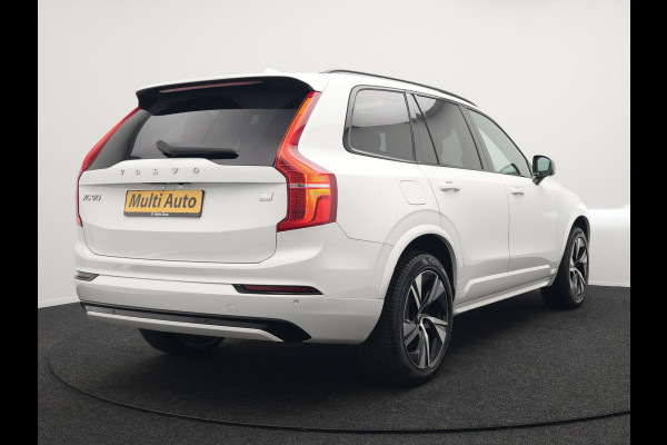 Volvo XC90 T8 Recharge AWD R-Design Plug In Hybrid 456pk 7 Persoons Long Range Dealer O.H. INCL BTW PHEV | Panodak | Alcantara Sportstoelen Memory | Adaptive Cruise | Harman Kardon | Pilot Assist | Head Up | 360 Camera | L.M. 20" | Apple Carplay | Navigatie | DAB |