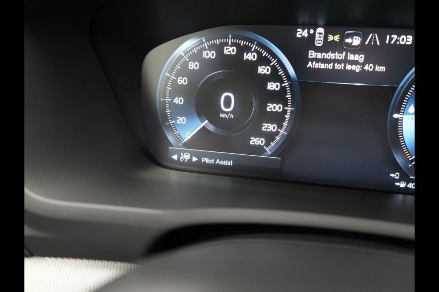 Volvo XC90 T8 Recharge AWD R-Design Plug In Hybrid 456pk 7 Persoons Long Range Dealer O.H. INCL BTW PHEV | Panodak | Alcantara Sportstoelen Memory | Adaptive Cruise | Harman Kardon | Pilot Assist | Head Up | 360 Camera | L.M. 20" | Apple Carplay | Navigatie | DAB |