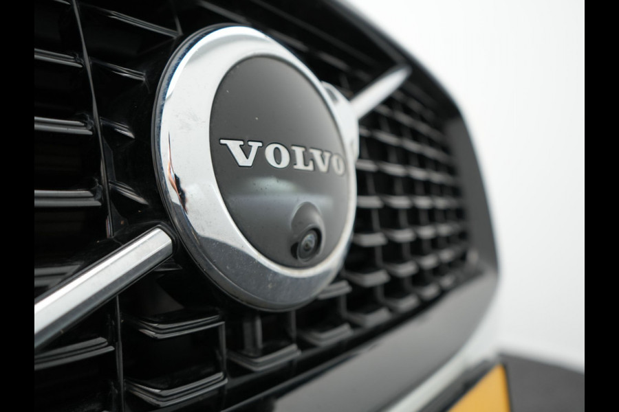 Volvo XC90 T8 Recharge AWD R-Design Plug In Hybrid 456pk 7 Persoons Long Range Dealer O.H. INCL BTW PHEV | Panodak | Alcantara Sportstoelen Memory | Adaptive Cruise | Harman Kardon | Pilot Assist | Head Up | 360 Camera | L.M. 20" | Apple Carplay | Navigatie | DAB |