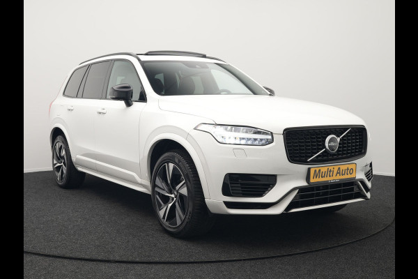 Volvo XC90 T8 Recharge AWD R-Design Plug In Hybrid 456pk 7 Persoons Long Range Dealer O.H. INCL BTW PHEV | Panodak | Alcantara Sportstoelen Memory | Adaptive Cruise | Harman Kardon | Pilot Assist | Head Up | 360 Camera | L.M. 20" | Apple Carplay | Navigatie | DAB |