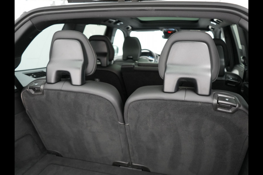 Volvo XC90 T8 Recharge AWD R-Design Plug In Hybrid 456pk 7 Persoons Long Range Dealer O.H. INCL BTW PHEV | Panodak | Alcantara Sportstoelen Memory | Adaptive Cruise | Harman Kardon | Pilot Assist | Head Up | 360 Camera | L.M. 20" | Apple Carplay | Navigatie | DAB |