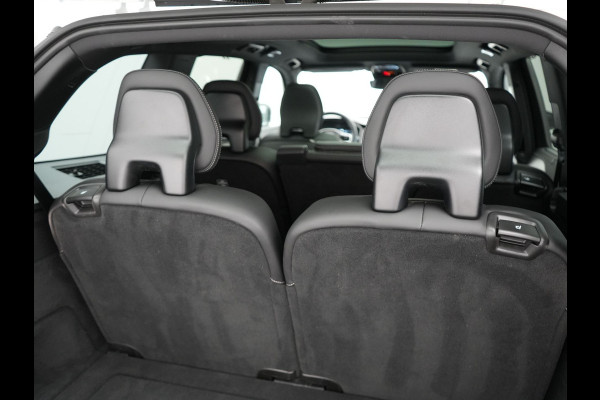Volvo XC90 T8 Recharge AWD R-Design Plug In Hybrid 456pk 7 Persoons Long Range Dealer O.H. INCL BTW PHEV | Panodak | Alcantara Sportstoelen Memory | Adaptive Cruise | Harman Kardon | Pilot Assist | Head Up | 360 Camera | L.M. 20" | Apple Carplay | Navigatie | DAB |