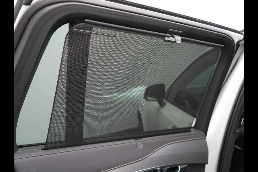 Volvo XC90 T8 Recharge AWD R-Design Plug In Hybrid 456pk 7 Persoons Long Range Dealer O.H. INCL BTW PHEV | Panodak | Alcantara Sportstoelen Memory | Adaptive Cruise | Harman Kardon | Pilot Assist | Head Up | 360 Camera | L.M. 20" | Apple Carplay | Navigatie | DAB |