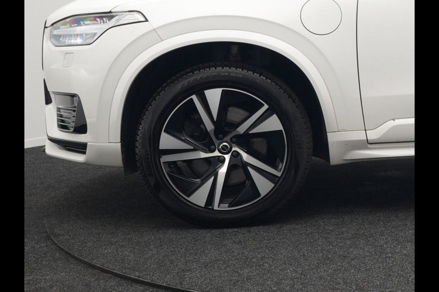 Volvo XC90 T8 Recharge AWD R-Design Plug In Hybrid 456pk 7 Persoons Long Range Dealer O.H. INCL BTW PHEV | Panodak | Alcantara Sportstoelen Memory | Adaptive Cruise | Harman Kardon | Pilot Assist | Head Up | 360 Camera | L.M. 20" | Apple Carplay | Navigatie | DAB |