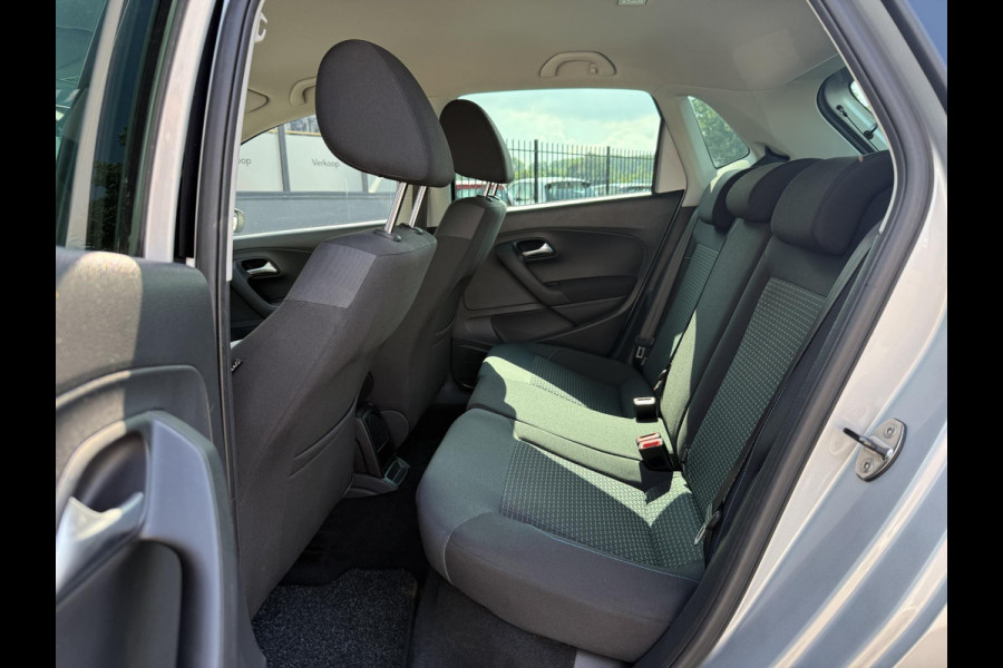 Volkswagen Polo 1.0 BlueMotion Edition Navi,Airco,Cruise,Lm velgen,5 Deurs,Lm velgen,Nieuwe Apk bij Aflevering
