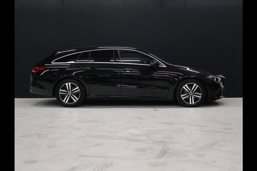 Mercedes-Benz CLA-Klasse Shooting Brake 180 Business Solution Luxury [CAMERA, SFEERVERLICHTING, LEDER, STOELVERWARMING, ELEKTRISCHE ACHTERKLEP, NIEUWSTAAT]