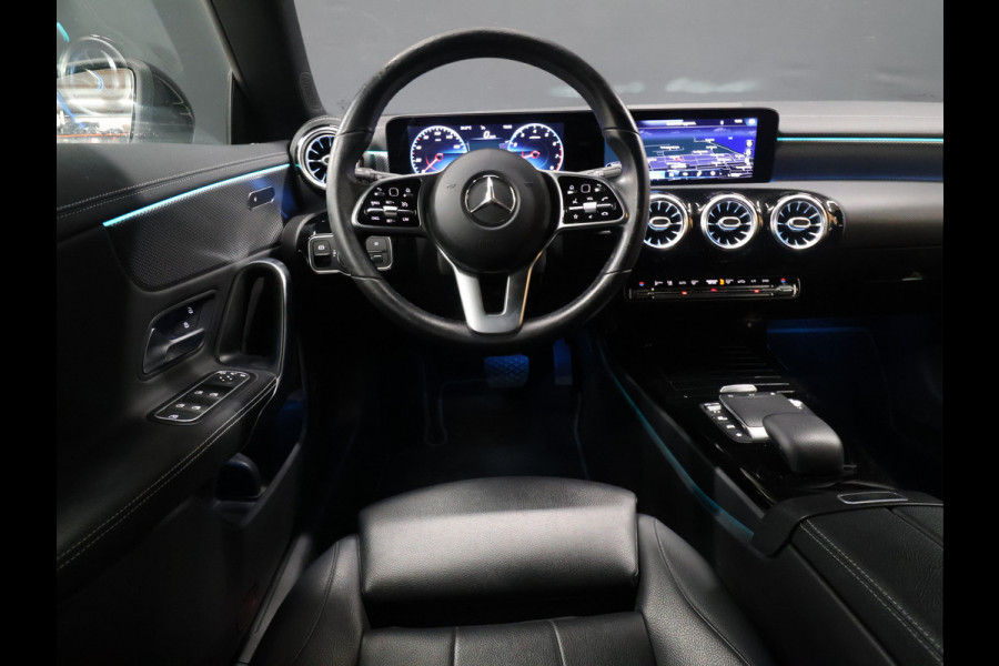 Mercedes-Benz CLA-Klasse Shooting Brake 180 Business Solution Luxury [CAMERA, SFEERVERLICHTING, LEDER, STOELVERWARMING, ELEKTRISCHE ACHTERKLEP, NIEUWSTAAT]