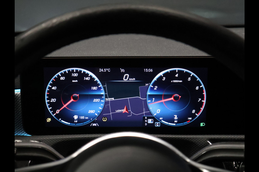 Mercedes-Benz CLA-Klasse Shooting Brake 180 Business Solution Luxury [CAMERA, SFEERVERLICHTING, LEDER, STOELVERWARMING, ELEKTRISCHE ACHTERKLEP, NIEUWSTAAT]