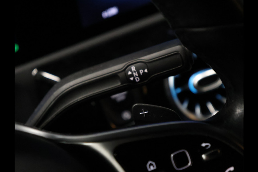 Mercedes-Benz CLA-Klasse Shooting Brake 180 Business Solution Luxury [CAMERA, SFEERVERLICHTING, LEDER, STOELVERWARMING, ELEKTRISCHE ACHTERKLEP, NIEUWSTAAT]