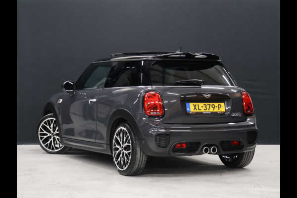 MINI Mini 2.0 Cooper S Knightsbridge Edition John Cooper Works [SCHUIFDAK, APPLE CARPLAY/ANDROID, HARMAN/KARDON, JCW STUURWIEL, STOELVERWARMING, NIEUWSTAAT]