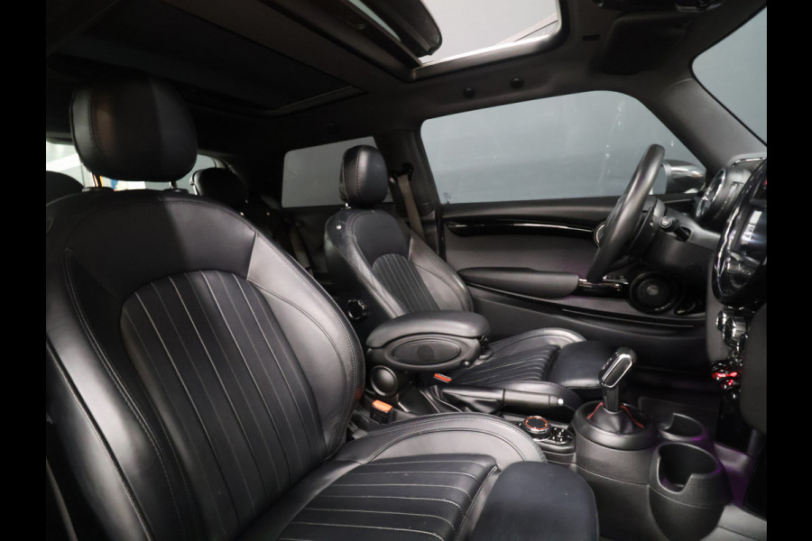 MINI Mini 2.0 Cooper S Knightsbridge Edition John Cooper Works [SCHUIFDAK, APPLE CARPLAY/ANDROID, HARMAN/KARDON, JCW STUURWIEL, STOELVERWARMING, NIEUWSTAAT]