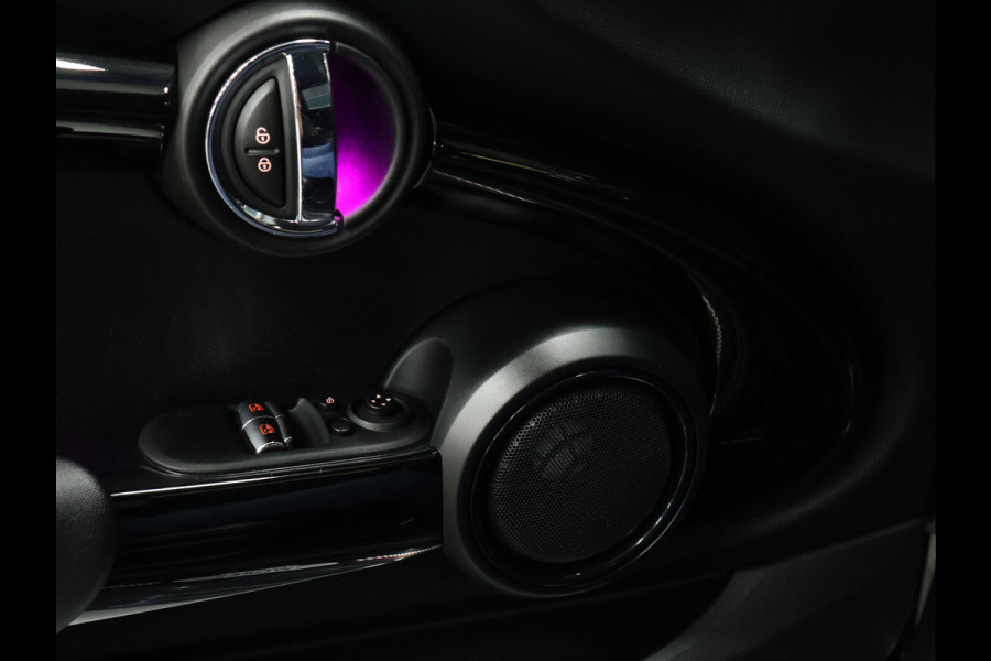 MINI Mini 2.0 Cooper S Knightsbridge Edition John Cooper Works [SCHUIFDAK, APPLE CARPLAY/ANDROID, HARMAN/KARDON, JCW STUURWIEL, STOELVERWARMING, NIEUWSTAAT]