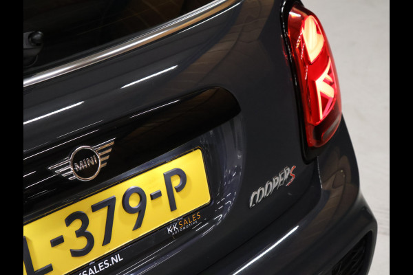 MINI Mini 2.0 Cooper S Knightsbridge Edition John Cooper Works [SCHUIFDAK, APPLE CARPLAY/ANDROID, HARMAN/KARDON, JCW STUURWIEL, STOELVERWARMING, NIEUWSTAAT]
