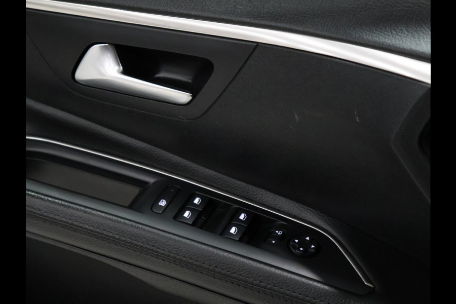 Peugeot 5008 1.2 PureTech Blue Lease Premium [APPLE CARPLAY, ANDROID, CAMERA, MEMORY SEATS, ELEKTRISCHE KOFFERKLEP, NIEUWSTAAT]
