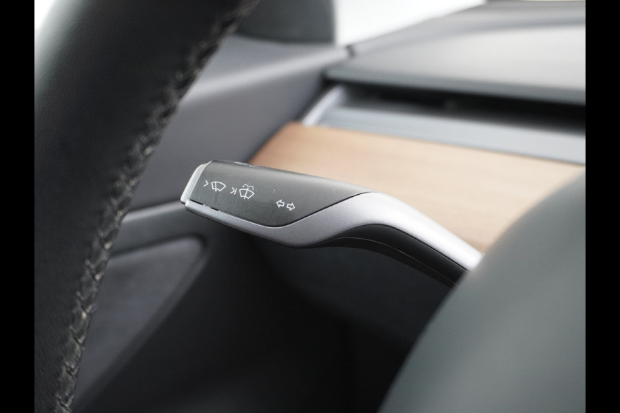 Tesla Model 3 RWD SR+ 60kWh 325PK FSD 3-Computer 18" AutoPilot Leder PanoDak Adaptive-Cruise Lmv Camera's Elektr.-Stuur+Stoelen+Spiegels+Geheu Navi LED Comfortstoelen ACC DAB Voorverwarmen interieur via App Keyless via Telefoonsleutel One-Pedal-Drive 1e Eigenaar Origineel Nederlandse Auto Fabrieksgarantie op accu en motor tot 25-6-2028/160.000km