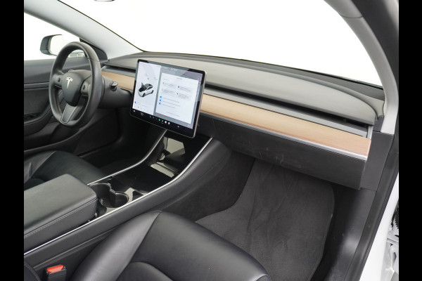 Tesla Model 3 RWD SR+ 60kWh 325PK FSD 3-Computer 18" AutoPilot Leder PanoDak Adaptive-Cruise Lmv Camera's Elektr.-Stuur+Stoelen+Spiegels+Geheu Navi LED Comfortstoelen ACC DAB Voorverwarmen interieur via App Keyless via Telefoonsleutel One-Pedal-Drive 1e Eigenaar Origineel Nederlandse Auto Fabrieksgarantie op accu en motor tot 25-6-2028/160.000km