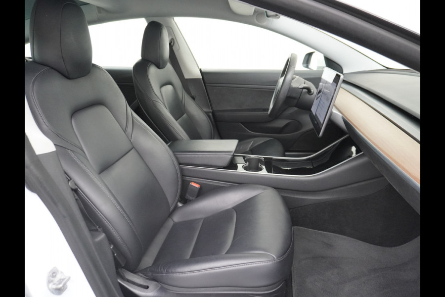 Tesla Model 3 RWD SR+ 60kWh 325PK FSD 3-Computer 18" AutoPilot Leder PanoDak Adaptive-Cruise Lmv Camera's Elektr.-Stuur+Stoelen+Spiegels+Geheu Navi LED Comfortstoelen ACC DAB Voorverwarmen interieur via App Keyless via Telefoonsleutel One-Pedal-Drive 1e Eigenaar Origineel Nederlandse Auto Fabrieksgarantie op accu en motor tot 25-6-2028/160.000km