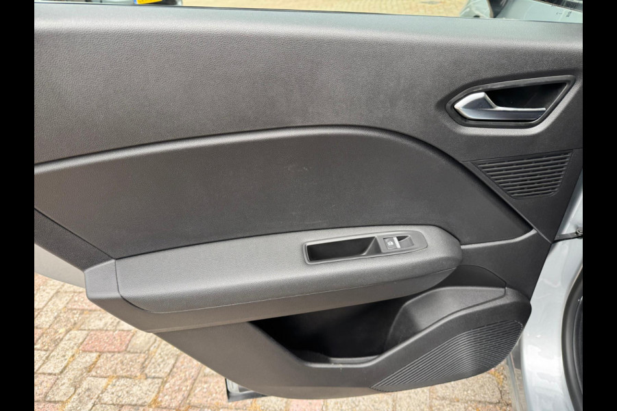Renault Captur 1.6 E-Tech full hybrid 145 techno Navi / Clima / Keyless / Full LED
