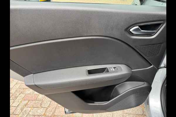 Renault Captur 1.6 E-Tech full hybrid 145 techno Navi / Clima / Keyless / Full LED