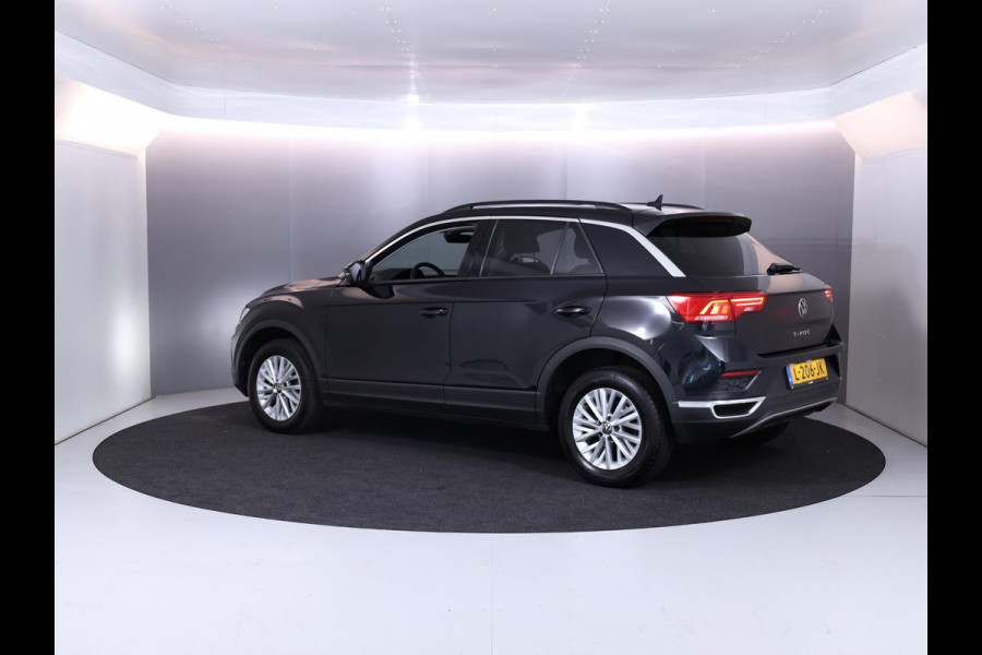 Volkswagen T-Roc 1.0 TSI Style 110 pk | Navigatie | Panoramadak | Parkeersensoren | Achteruitrijcamera | Digital cockpit | Adaptieve cruise control | LED koplampen |
