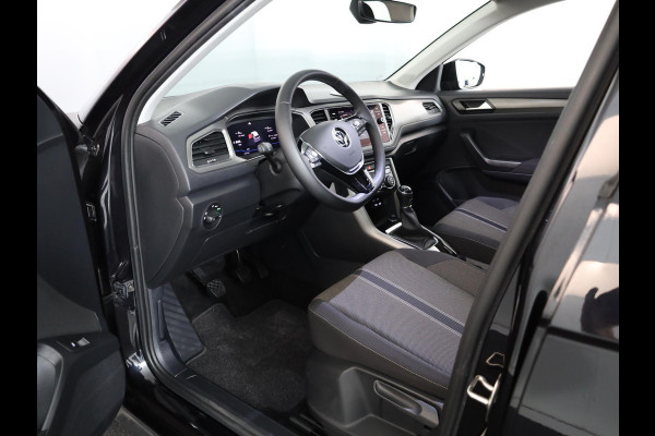 Volkswagen T-Roc 1.0 TSI Style 110 pk | Navigatie | Panoramadak | Parkeersensoren | Achteruitrijcamera | Digital cockpit | Adaptieve cruise control | LED koplampen |