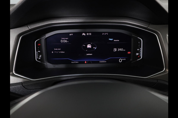 Volkswagen T-Roc 1.0 TSI Style 110 pk | Navigatie | Panoramadak | Parkeersensoren | Achteruitrijcamera | Digital cockpit | Adaptieve cruise control | LED koplampen |