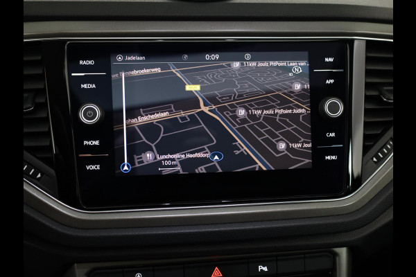 Volkswagen T-Roc 1.0 TSI Style 110 pk | Navigatie | Panoramadak | Parkeersensoren | Achteruitrijcamera | Digital cockpit | Adaptieve cruise control | LED koplampen |
