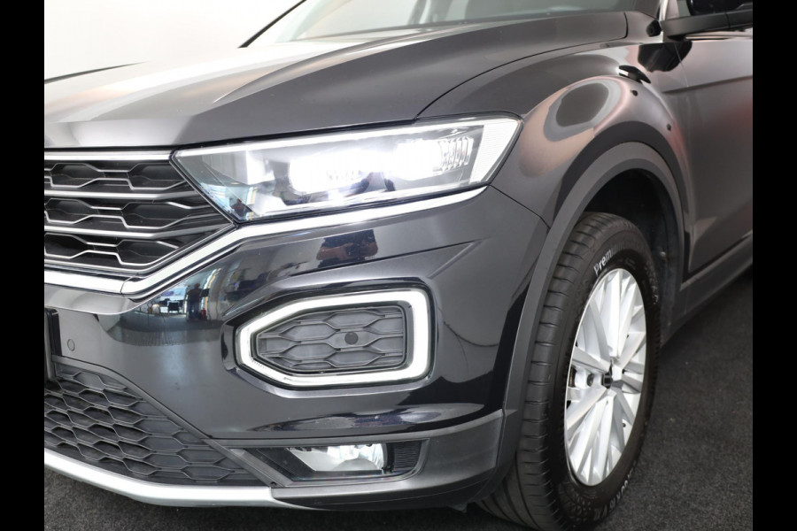 Volkswagen T-Roc 1.0 TSI Style 110 pk | Navigatie | Panoramadak | Parkeersensoren | Achteruitrijcamera | Digital cockpit | Adaptieve cruise control | LED koplampen |