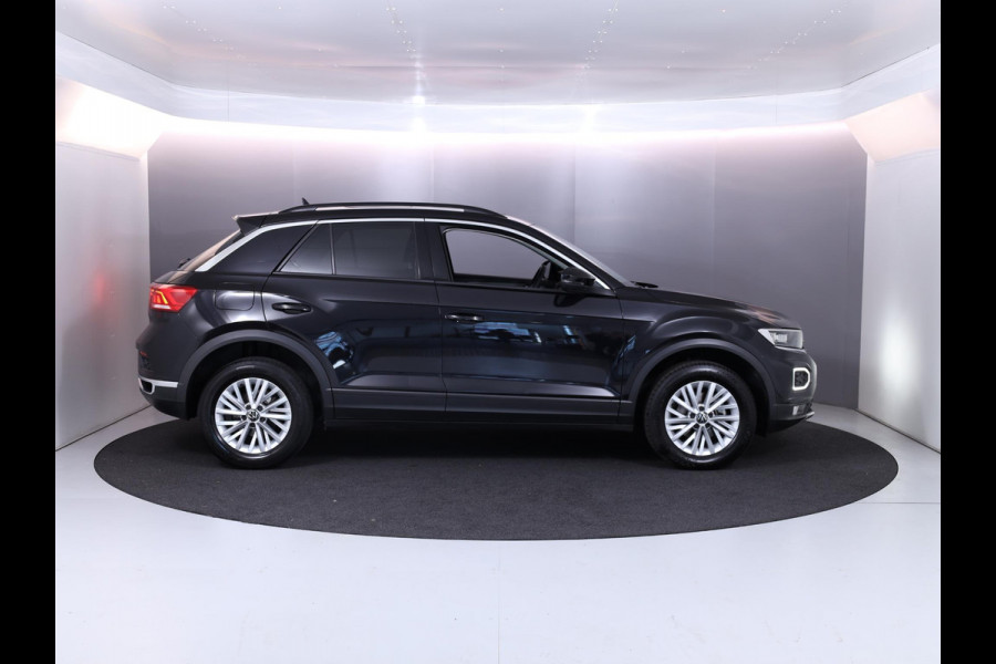 Volkswagen T-Roc 1.0 TSI Style 110 pk | Navigatie | Panoramadak | Parkeersensoren | Achteruitrijcamera | Digital cockpit | Adaptieve cruise control | LED koplampen |