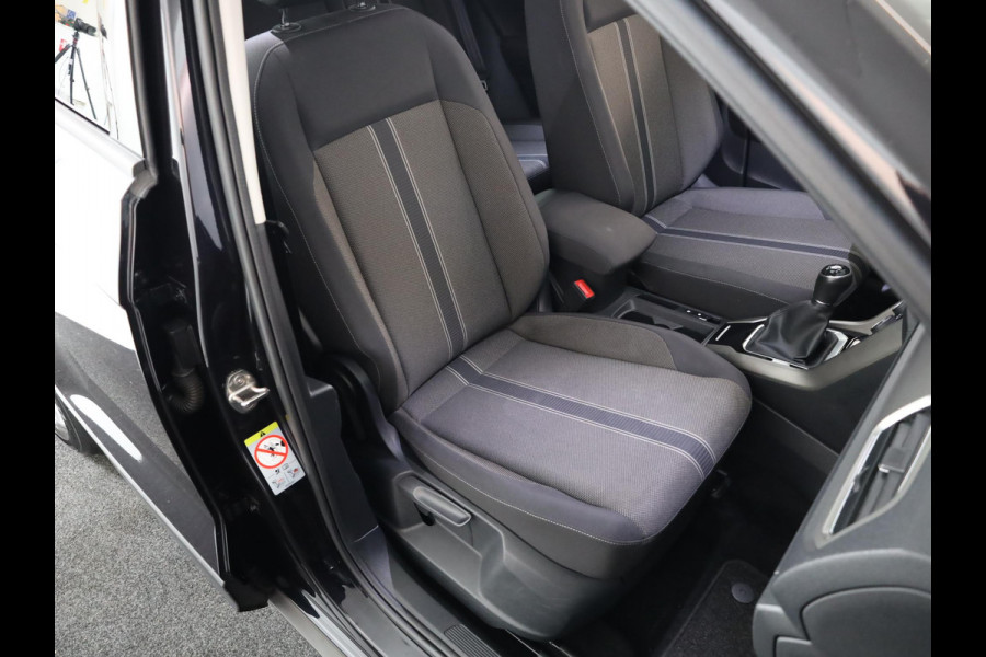 Volkswagen T-Roc 1.0 TSI Style 110 pk | Navigatie | Panoramadak | Parkeersensoren | Achteruitrijcamera | Digital cockpit | Adaptieve cruise control | LED koplampen |